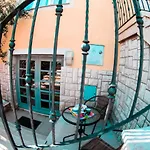 Apartment Polias *