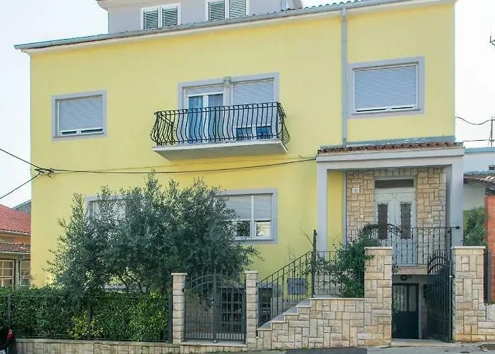 Polias Lägenhet Pula