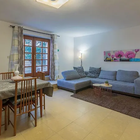 Apartament Polias